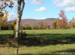 35 Stone Cottage Ln, Landrum, SC 29356