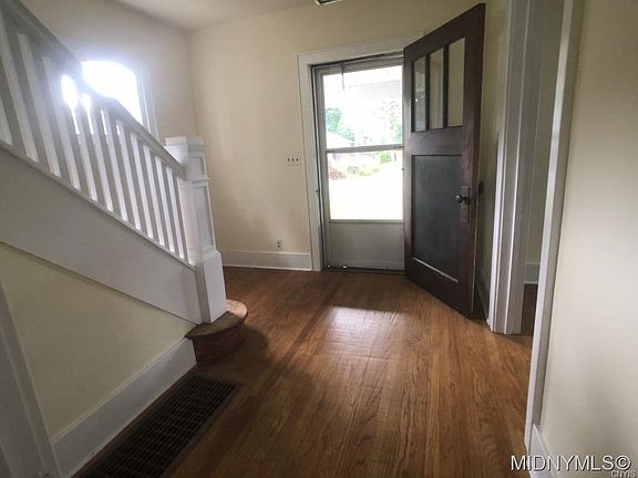 3rd image of 163 Sanford Ave