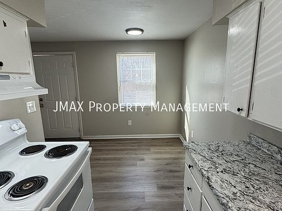 3rd image of 812 Westside Blvd NW APT 12