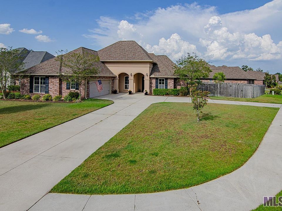 1st image of 18028 Old Trail Dr