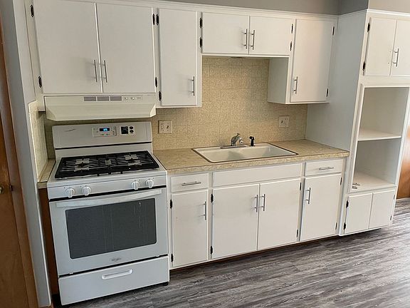 4th image of 221 Robinhood Ln #1