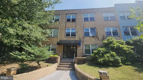 920 Madison St NW #301 Photo 1