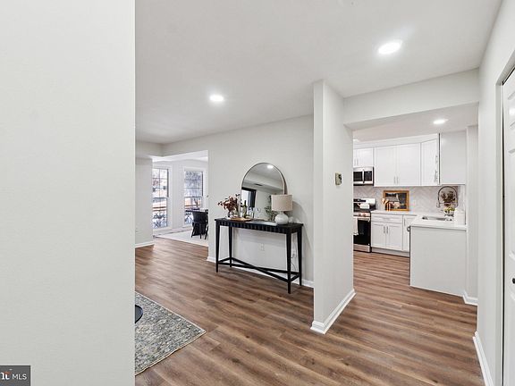 4th image of 816 Quince Orchard Blvd #P2