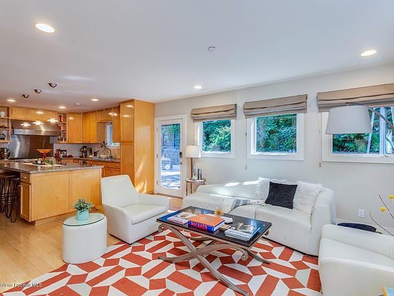 4th image of 509 Linda Vista Ave