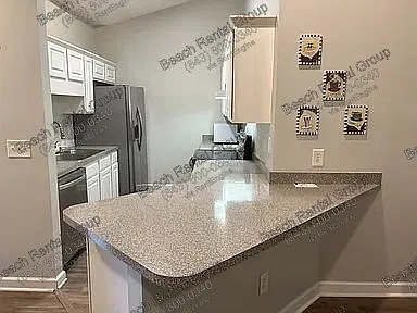 3 bed, 2.0 bath, 1250 sqft, $1,900 — Photo 2