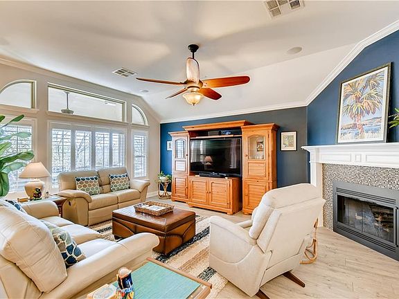 4th image of 13008 Bismark Dr