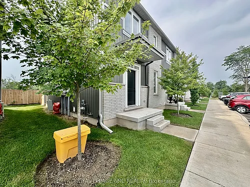 121A Moffatt St #21 Photo 1