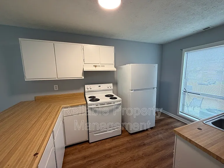 1405 Tangora Ln — Photo 3