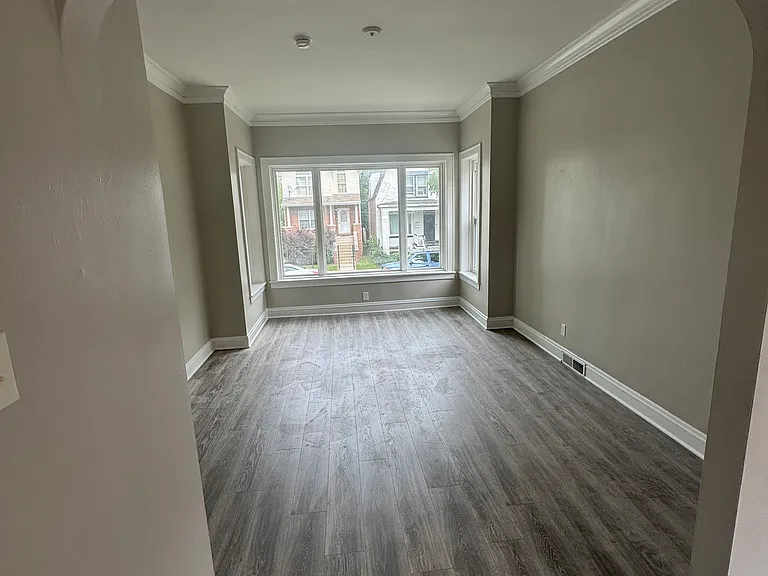 7250 S Langley Ave #1F — Photo 2