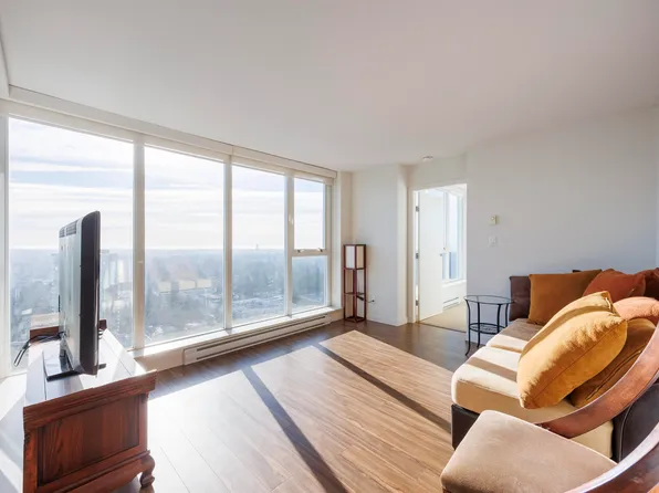 13325 102a Ave #3708, Surrey, BC V3T 0J5