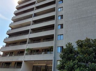 4194 Maywood St #904, Burnaby, BC V5H 4E9