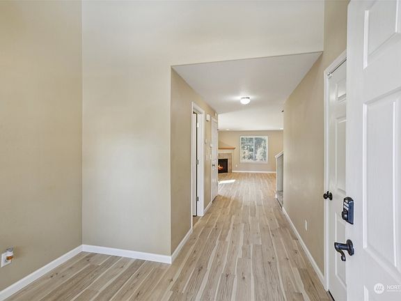 5th image of 2726 NE 126th Avenue