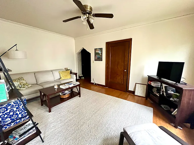 3825 N Oakland Ave — Photo 28