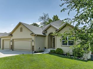 8422 N Elmwood Ave, Kansas City, MO 64156