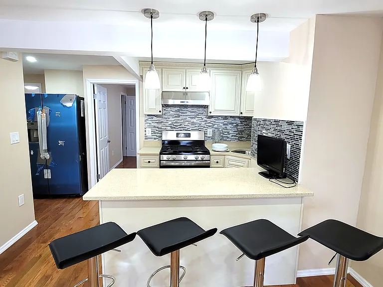 22-24 92nd St #1F — Photo 9