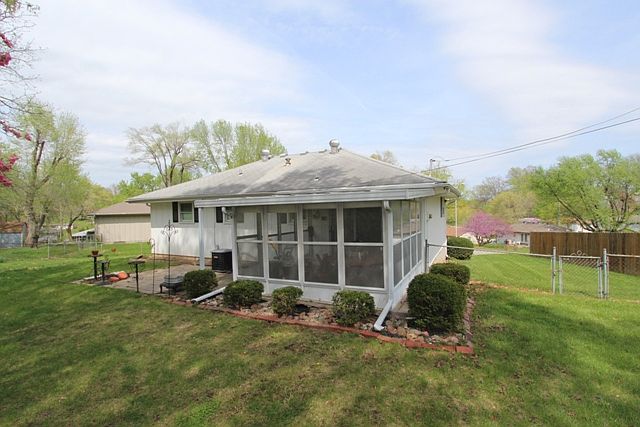 2nd image of 3600 NE 38th St