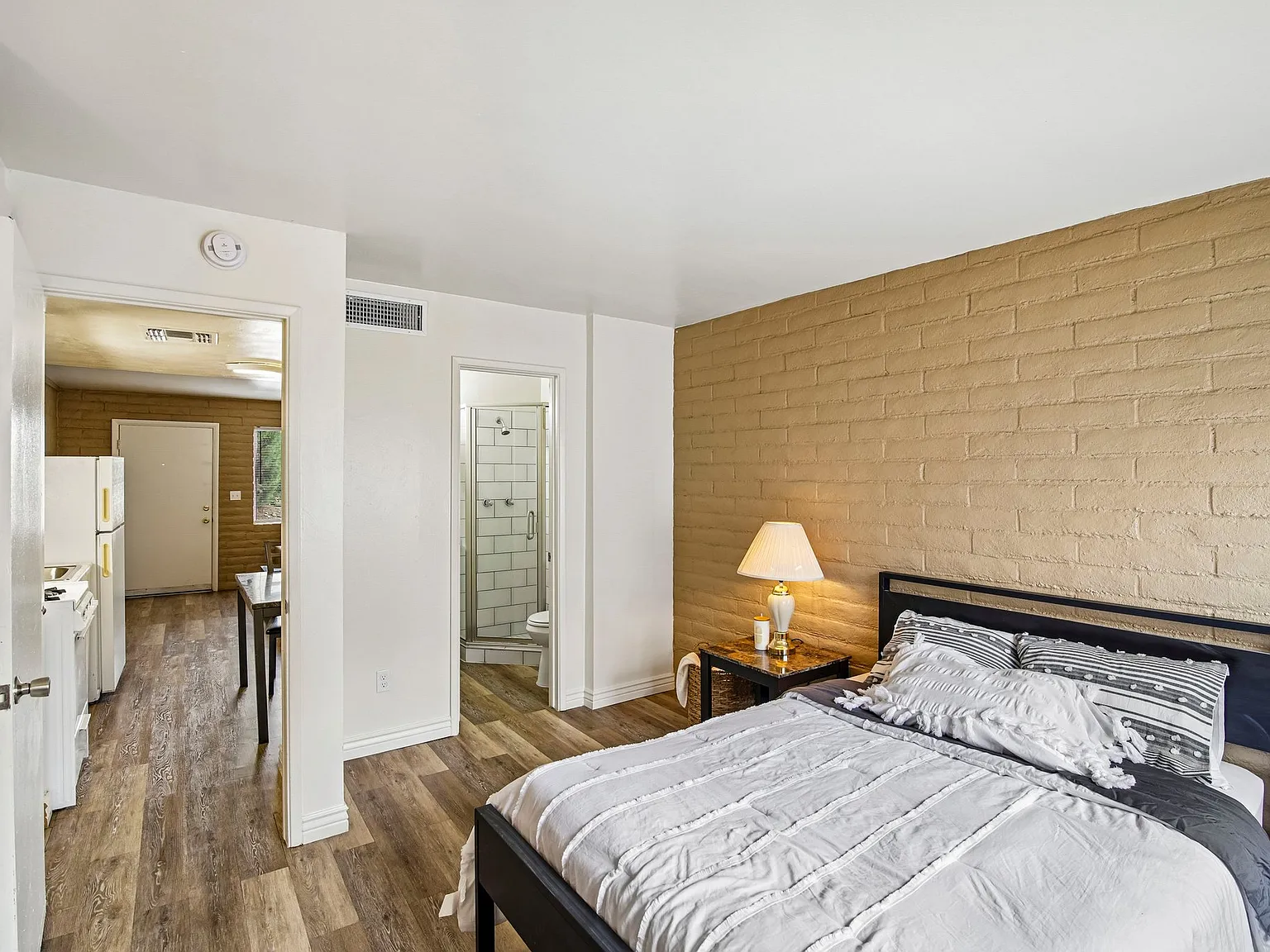 University Lee Apartments — Photo 3