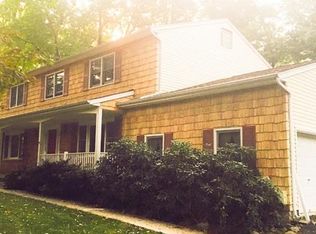 10 Bell Ct, Airmont, NY 10901