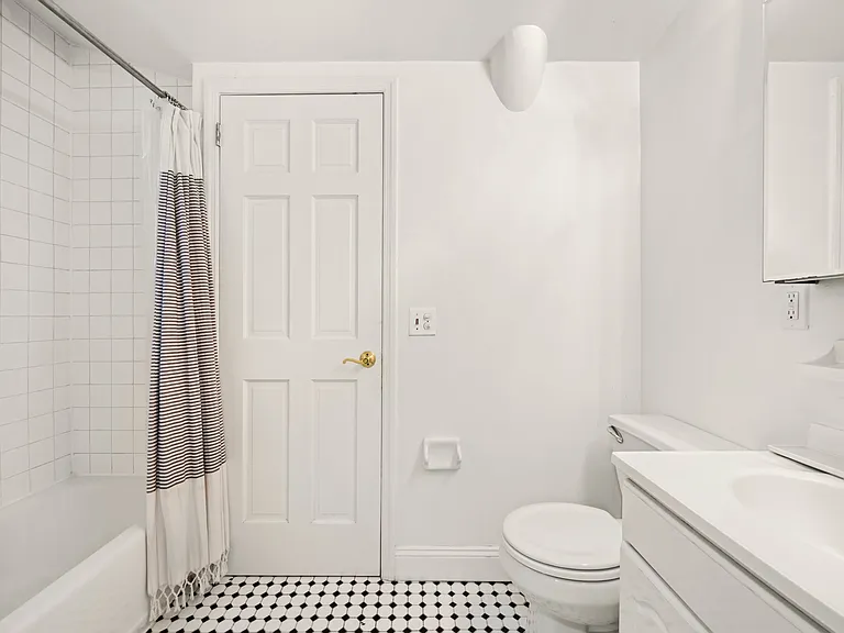150 Columbia Hts #1G — Photo 9
