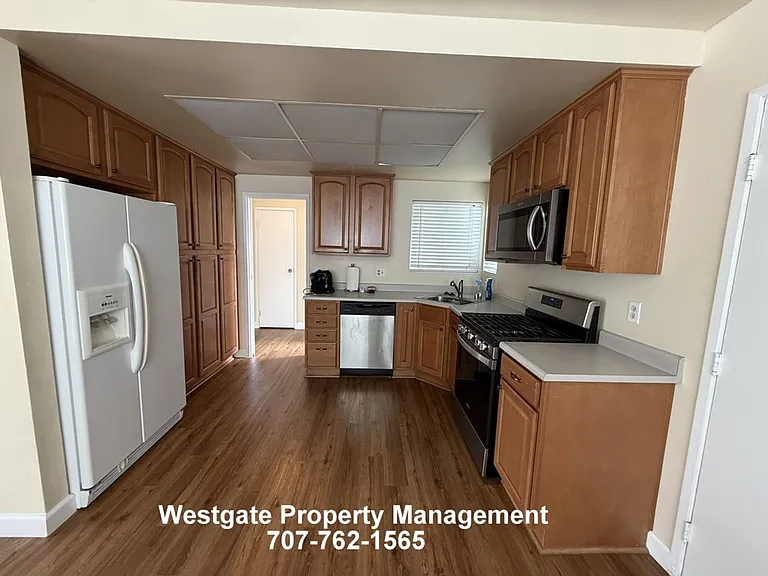 1729 Kearny St — Photo 3