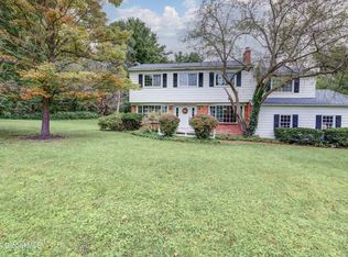 2145 River Rd, Niskayuna, NY 12309