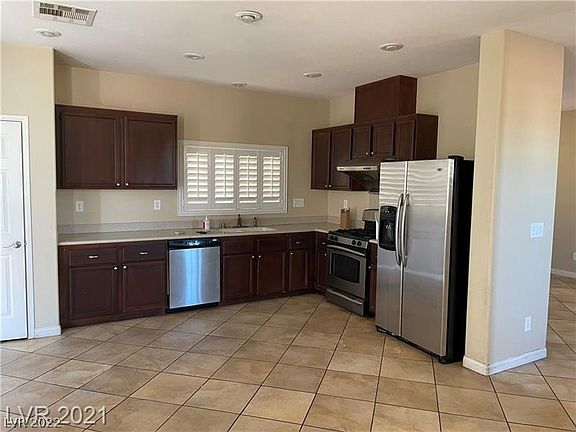 3rd image of 7404 Wine Creek St