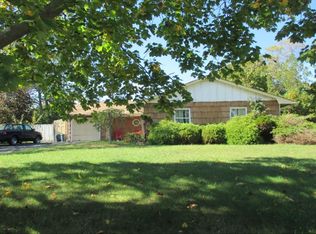 12 Stuart Dr, Coram, NY 11727