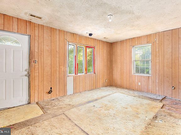 5th image of 111 Beauregard St