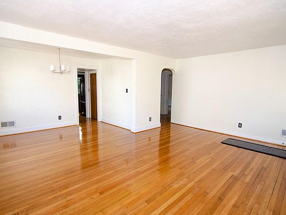 4th image of 1509 Longwood Dr