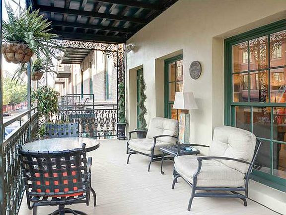 3rd image of 711 Tchoupitoulas St APT 205