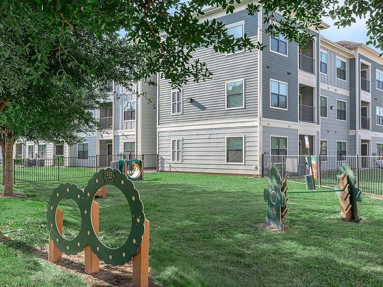Alexis Apartments — Photo 22
