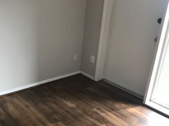 5th image of 11903 Parklawn Dr APT T2