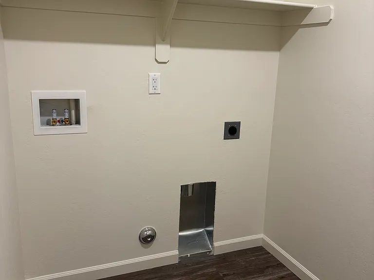 8215 Tydeman Dr — Photo 5