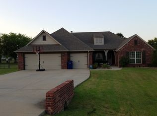 8597 E Amber Dr, Claremore, OK 74019