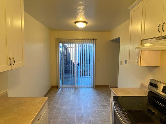 Done-In kitchen