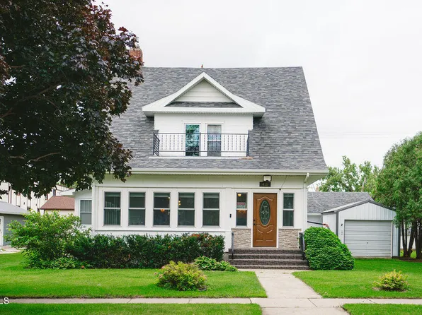 411 W 5th Ave, Edgeley, ND 58433