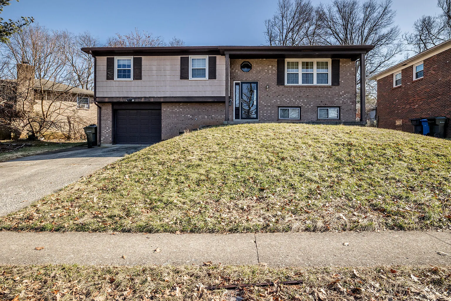 2147 Deauville Dr photo 1