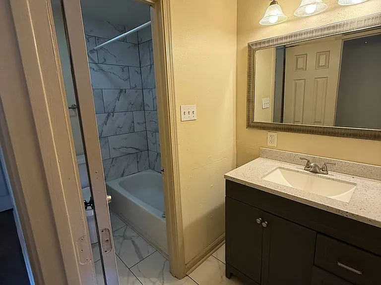 8181-8183 Jefferson Park Dr — Photo 12