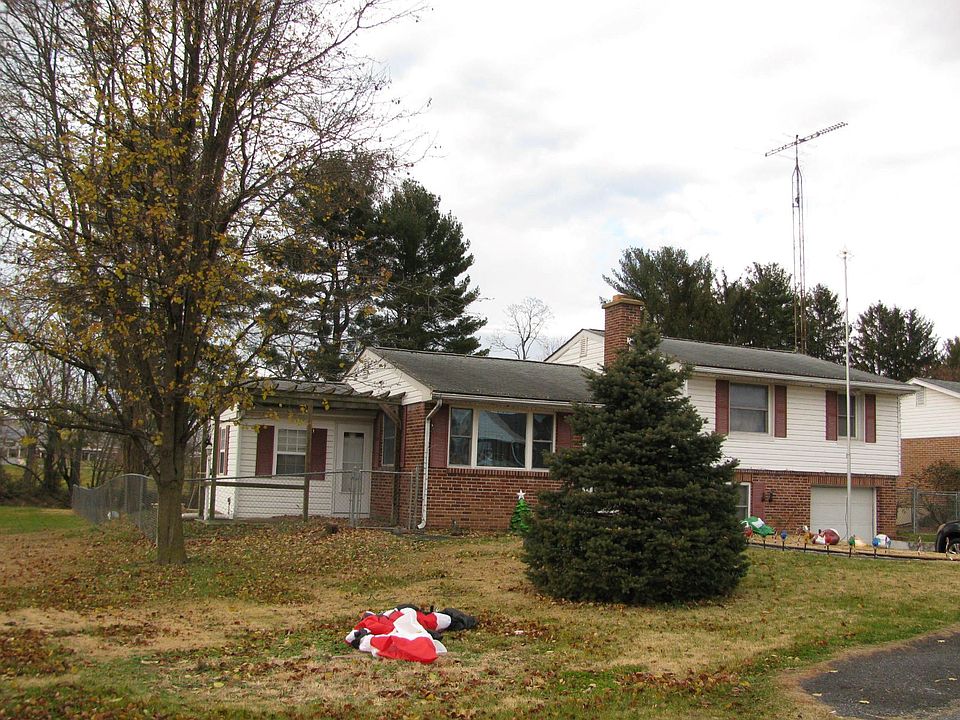 2nd image of 19 1st Ave