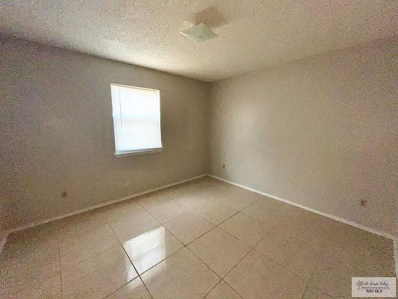 3rd image of 1500 Oregon Ave #2