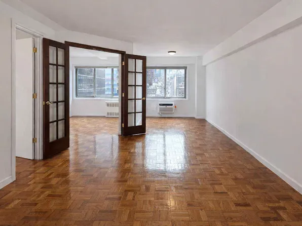 240 East 55th Street image 1 of 6