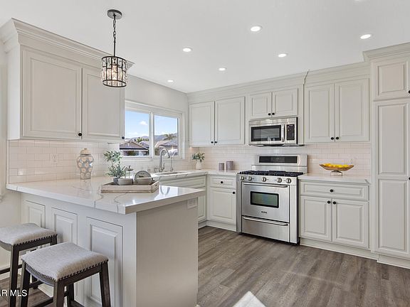 5th image of 287 Dena Dr