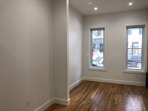 5th image of 1420 Dekalb Ave APT 1R