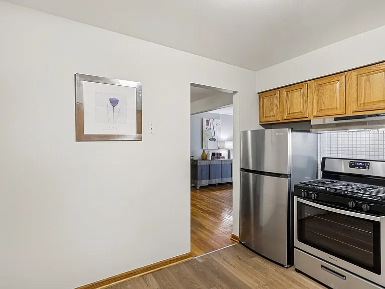 11-web-or-mls-Kennedy Dr-S0611-011