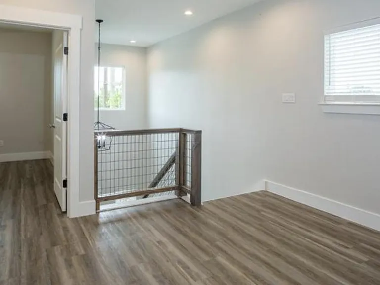 523 N Preston St — Photo 5