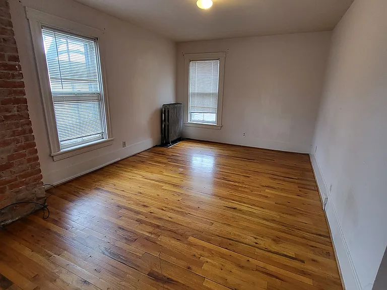 376 Pearl St #R — Photo 13