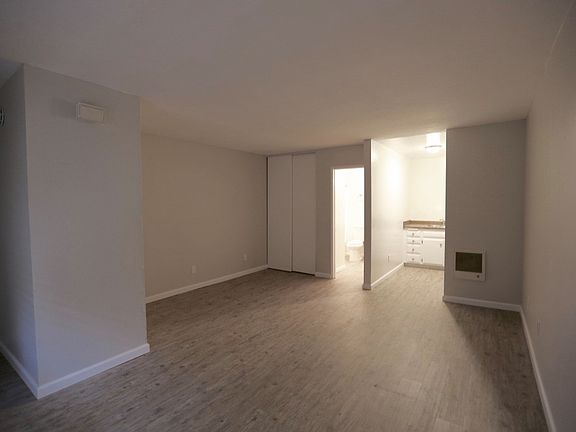 3rd image of 2525 Broadway #17