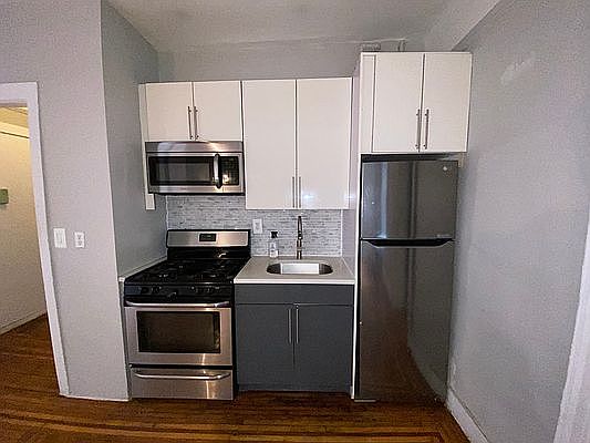 2nd image of 601 W 148th St #37