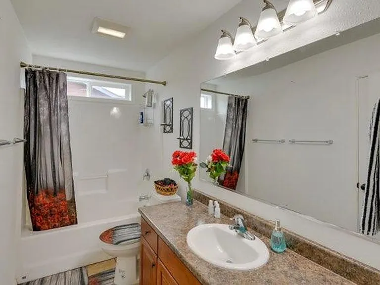 1680 Arlington Dr — Photo 11