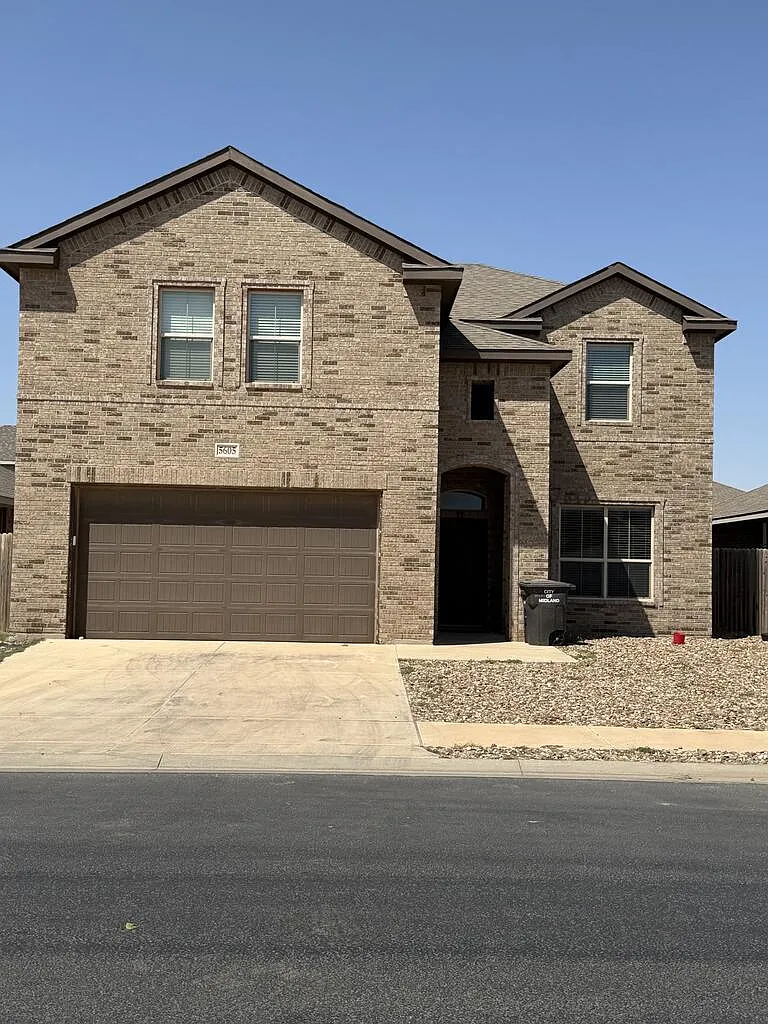 4 bed, 2.5 bath, 2421 sqft, $3,500 — Photo 1